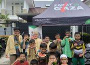 Sambut Kesepakatan Gencatan Senjata, Zakat in Gaza Bagikan Satu Ton Semangka