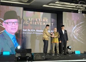 Haedar Nashir Terima Penghargaan dari Rumah Zakat Publish karena Dinilai Gigih dalam Pemberdayaan Umat