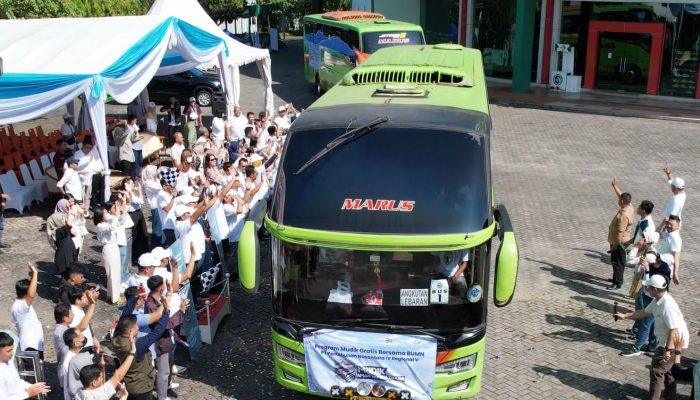 PTPN IV PalmCo Berangkatkan 1.020 Pemudik Gratis ke Kampung Halaman