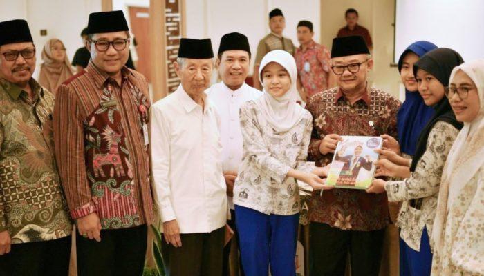 Mendikdasmen Dukung Santri Jadi Penulis Visioner, Menulis Bukan Sekadar Komersial