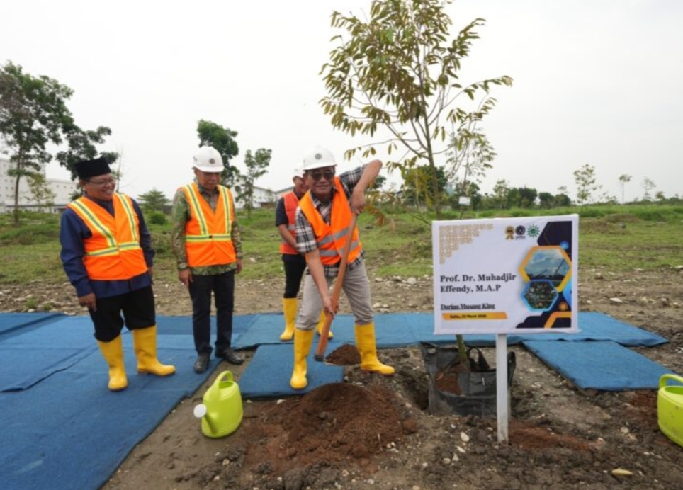 Muhadjir Sampaikan Apresiasi Setelah Tinjau Proses Pembangunan Gedung Muktamar Muhammadiyah ke 49