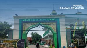Cek Kesiapan Masjid Posko Mudik Jawa Tengah, Dirjen Bimas Islam: Berikan Layanan Terbaik!