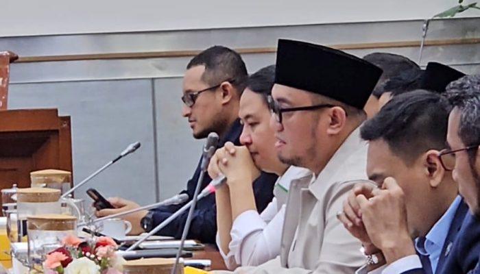 Dahnil Anzar Simanjuntak Soroti Urgensi Petugas Haji Perempuan dalam Raker Komisi VIII DPR RI