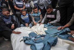 Menjadi Jurnalis Palestina di Tengah Genosida, Antara Terus Berjuang Melawan Pertanyaan : “Siapa Selanjutnya?”