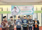 Bank Nagari Serahkan Nagari Card Saat Silaturahmi Syawal Muhammadiyah