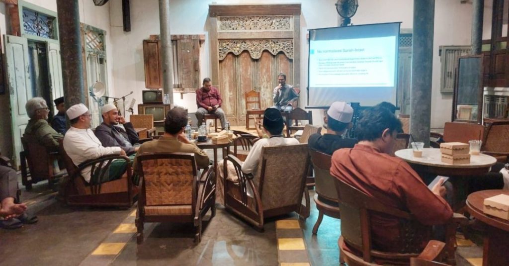 Bahas Palestina Bersama Generasi Muda Solo Sambil Nongkrong Asyik di Kafe