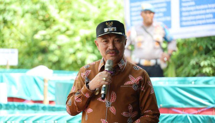 Tebar Benih Lele, Wawali Harris Bobihoe Dukung Program Ketahanan Pangan Nasional