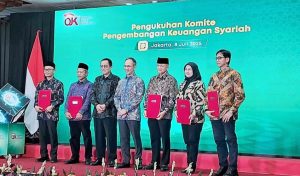 3 Pimpinan MUI Dikukuhkan Sebagai Dewan Pengurus Komite Pengembangan Keuangan Syariah