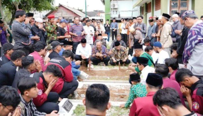 Padati Masjid Gedhe Kauman, Ribuan Warga dan Kader IMM Melepas Tokoh Muhammadiyah Abdurrosyad Sholeh