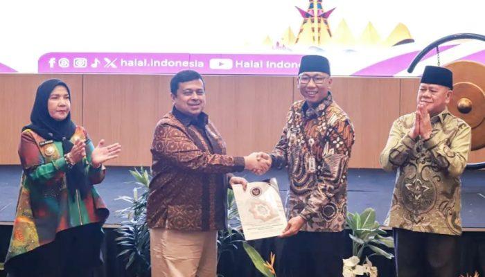 Kepala BPJPH dan Gubernur Lampung Tandatangani Komitmen Bersama Fasilitasi Sertifikasi Halal