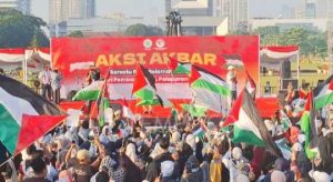 Dari Lapangan Monas, Aksi Bela Palestina Menyeruak dan Menggema dalam Tiga Bahasa!