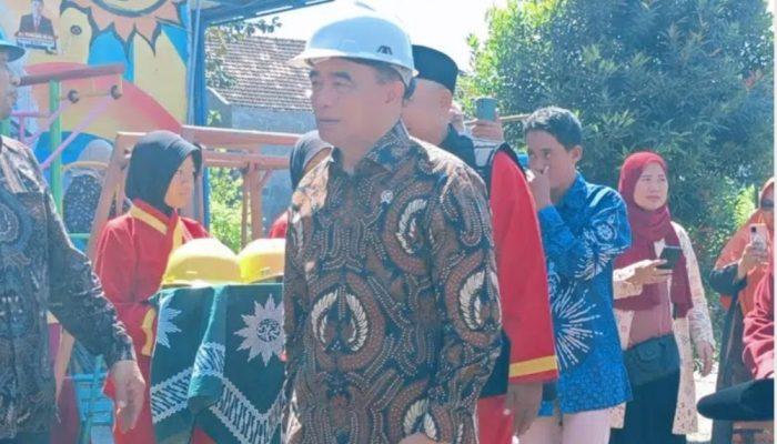 Prof Muhadjir Effendy Letakkan Batu Pertama Masjid PCM Sukodono