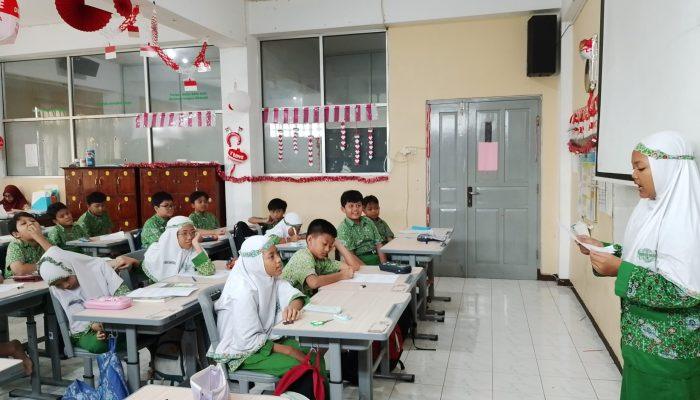 Murid SD Muhammadiyah PK Solo Peringati Maulid Nabi Melalui Story Telling