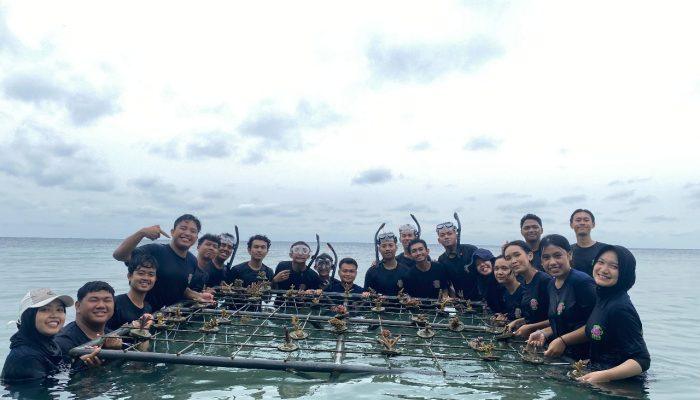 ARM HA-IPB Dukung BEM KM IPB Tanam Mangrove dan Bersih Lingkungan di Pulau Tidung
