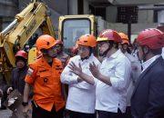 Menag Salurkan Bantuan dan Tinjau Pesantren Al Khoziny Seraya Berharap agar Kejadian Tidak Terulang