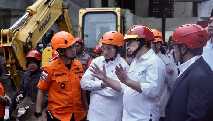 Menag Salurkan Bantuan dan Tinjau Pesantren Al Khoziny Seraya Berharap agar Kejadian Tidak Terulang