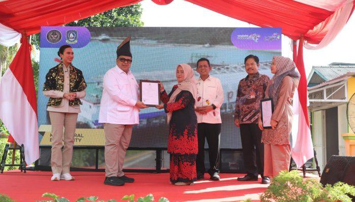 Kepala BPJPH Serahkan Sertifikat Halal di Desa Wisata Pulau Penyengat, Jadikan Halal sebagai Mesin Pertumbuhan Ekonomi