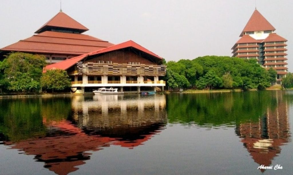 Menatap Masa Depan PTS di Indonesia : Antara Harapan dan Kenyataan