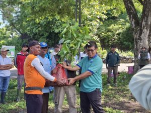 Alumni IPB Bima Dompu dan ARM HA-IPB Resmikan Rehabilitasi Lahan Area Tangkapan Air