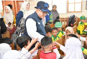 Mendikdasmen Abdul Mu’ti Serukan Semangat Bangkit, Pulihkan Pendidikan di Sumatra