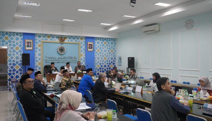 Sekjen MUI Minta Perkuat Kerjasama dengan OJK untuk Pengembangan Industri Keuangan Syariah