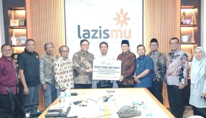 Lazismu Serahkan Dana Wakaf kepada Majelis Pendayagunaan Wakaf (MPW) Muhammadiyah untuk Tata Kelola Produktif