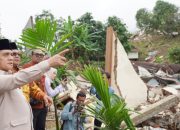 Wamenag Tinjau Lokasi Bencana, Kemenag Siapkan Langkah Relokasi bagi Pesantren Terdampak Bencana di Tegal
