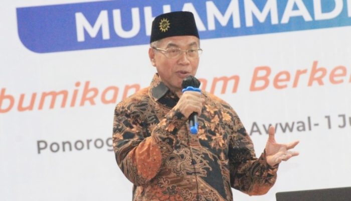 Menjelaskan Muhammadiyah pada Orang Luar: Aset Triliunan, Pimpinan Tidak Digaji