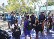 Muhammadiyah Bantu Sekolah Katolik Terdampak Gempa di NTT, Hilman Latief Berikan Motivasi Para Murid